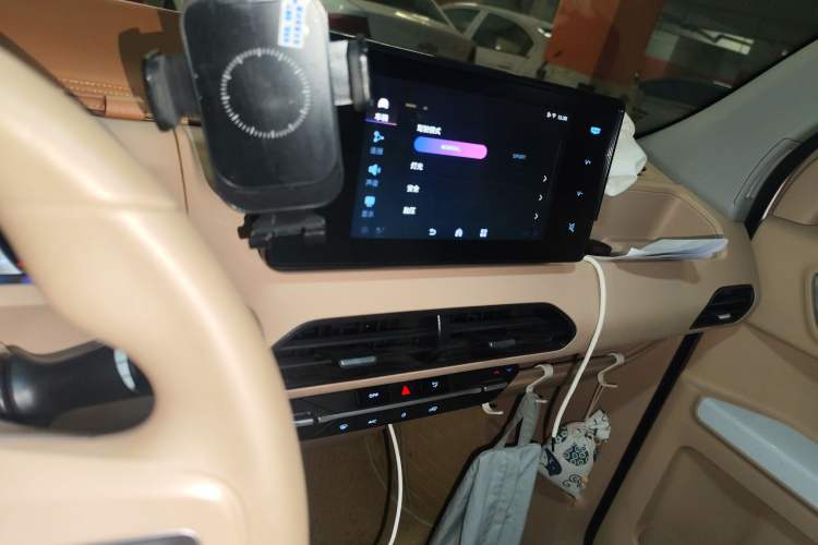 Used Geely Galaxy Panda 2023 Panda Mini 200km Endurance Bear
