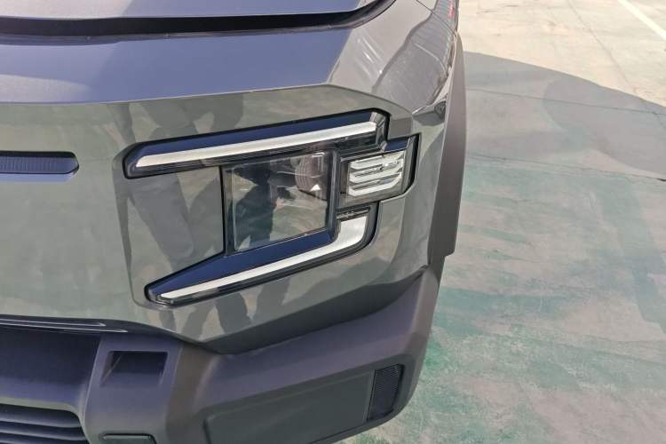 Used Deepal G318 2024 Four-Wheel-Drive Air Suspension Model
