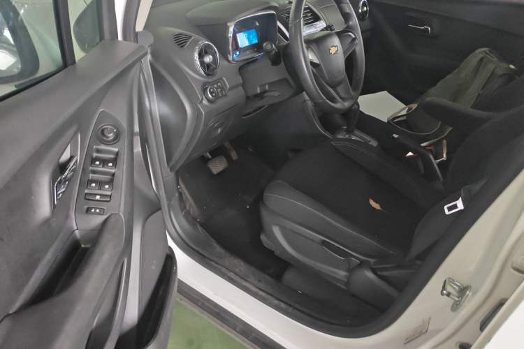 Used Chevrolet Trax 2016 1.4T Automatic Two-Wheel Drive Comfort Version with Sunroof Driver Seat