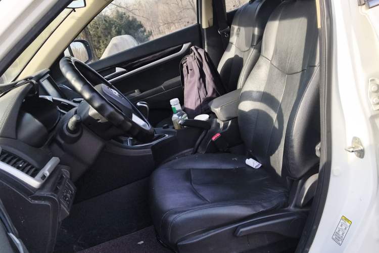 Used Dongfeng Aeolus AX7 2015 2.0L Manual Zhiyi Trim