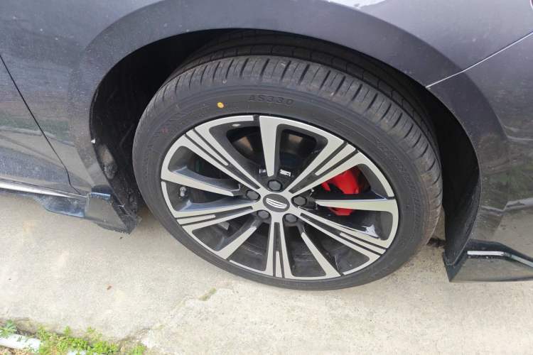 Used Geely Auto Preface 2026 Model Oriental Yao 1.5TD Kunlun Edition Right Front Wheel Hub