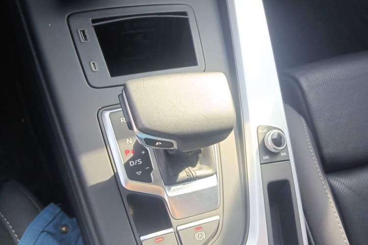 Used Audi A4L 2022 40 TFSI Fashion Dynamic Model
