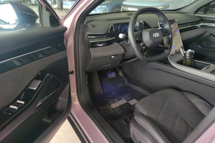 Used Geely Galaxy L6 2024 125km Creative Edition
