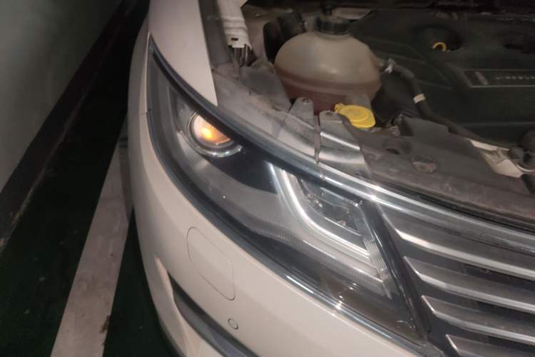 Used Lincoln MKC 2018 2.0T Four-Wheel Drive Zunya Edition Right Front Headlight