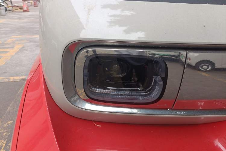 Used Baojun KiWi EV 2023 Smart Luxury Edition Lithium Iron Phosphate Right Front Headlight