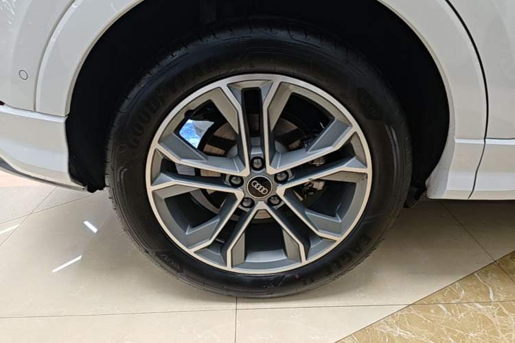 Used Audi Q3 2022 40 TFSI Fashion Dynamic Model
