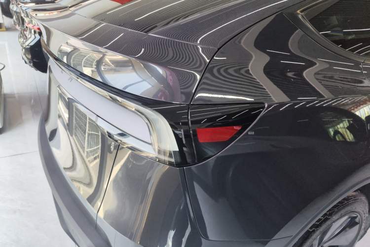 Used Tesla Model Y 2025 Rear-Wheel-Drive Version
