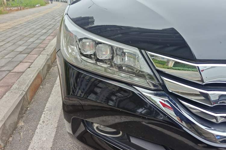 Used Honda Accord 2014 2.4L EX Luxury Edition Right Front Headlight