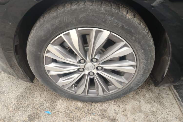 Used Hongqi E-QM5 2022 431 km Charge & Enjoy Edition