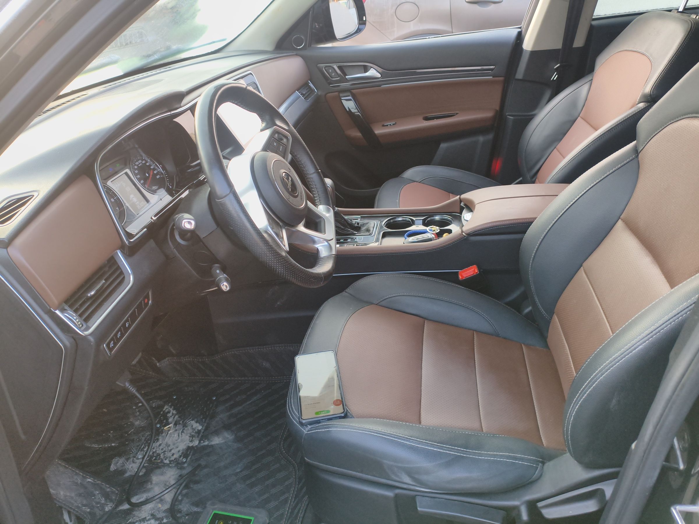 Переднее сиденье в автомобиле