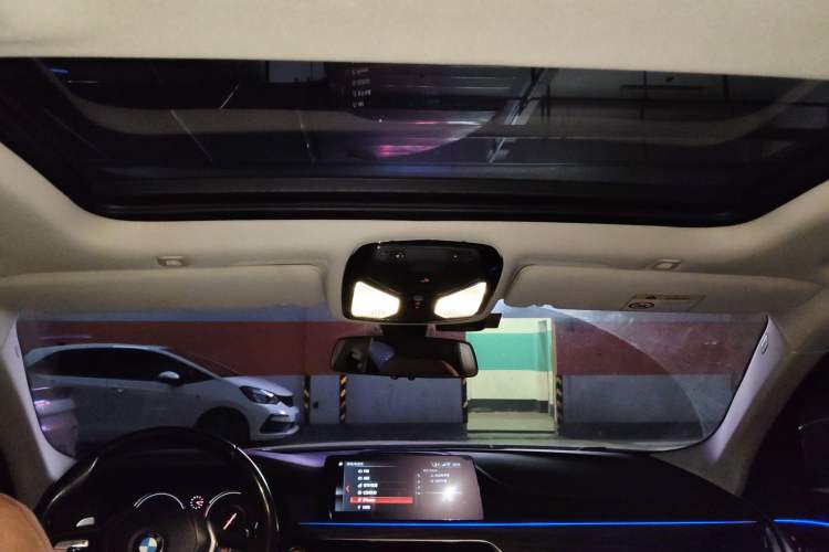 Used BMW 5 Series 2018 Revised Version 530Li Leading Edition Luxury Package Headliner