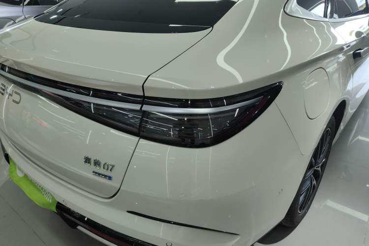 Used BYD Seal 07 DM-i 2025 Intelligent Driving Version DM-i 1.5L 125 km Prestige Edition Exterior 3