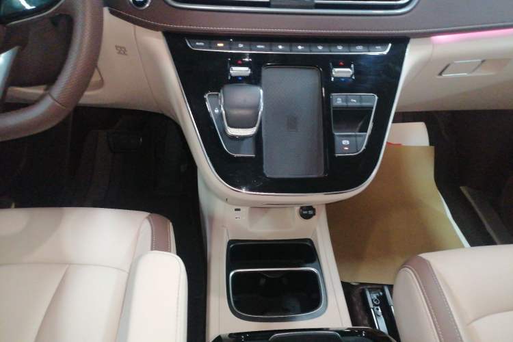 Used Bestune M9 2023 2.0T Ultimate Edition
