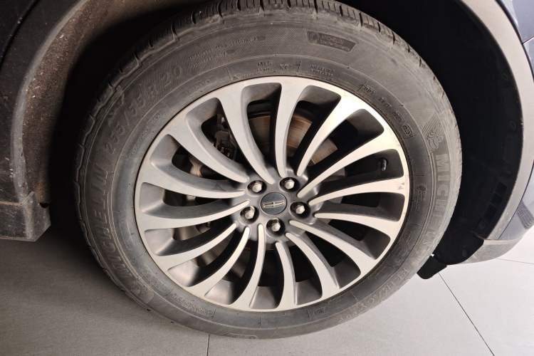 Used Lincoln Aviator 2020 3.0T V6 Four-Wheel Drive Zunya Edition Right Front Wheel Hub