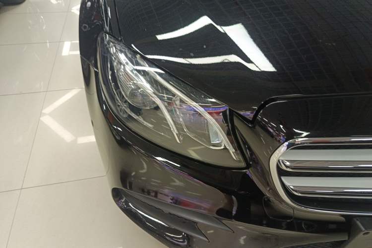 Used Mercedes-Benz E-Class 2019 Restyled E 300 L Sporty and Stylish Edition Right Front Headlight