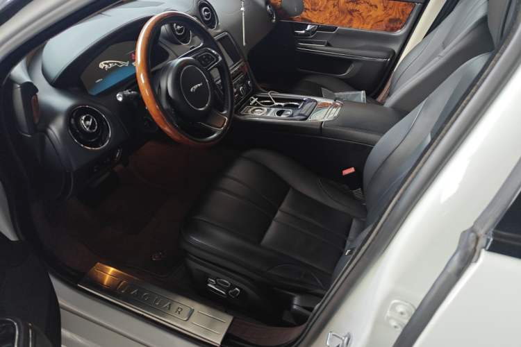 Used Jaguar XJ 2012 XJL 3.0 Panoramic Business Edition