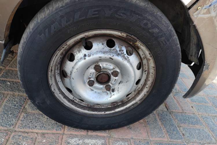 Used Jinbei Hiace X30 2013 1.3L Standard Version Right Front Wheel Hub