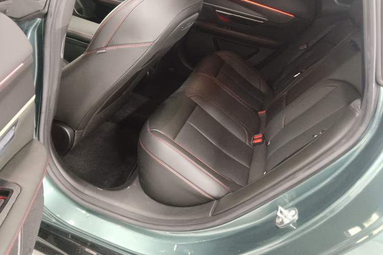 Used XPeng P7 2023 P7i 610 Pengyi Performance Edition