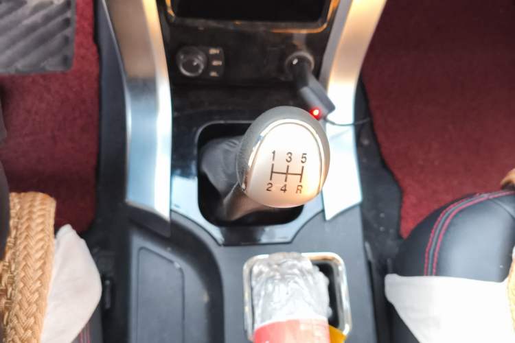 Used Leopaard Q6 2015 2.4L Manual 4x4 Excellence Edition
