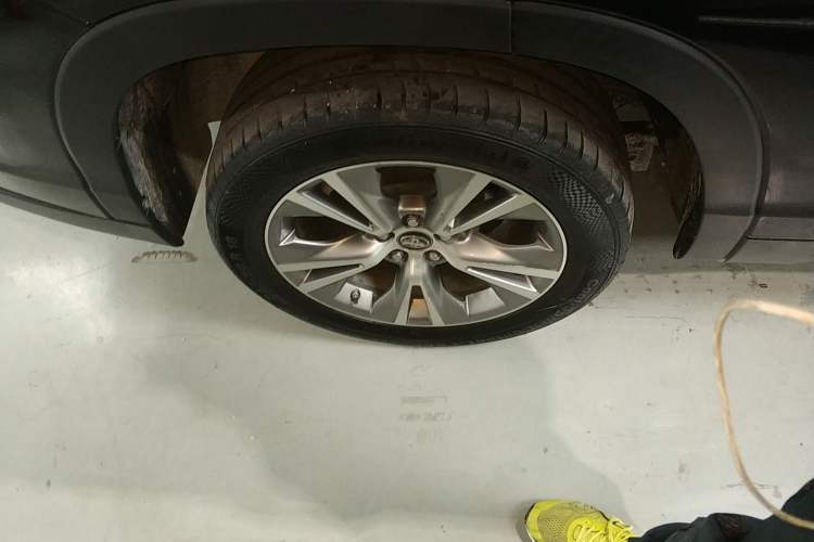 Used Toyota Highlander 2021 2.0T Four-Wheel Drive Elite Edition 7-Seater Right Rear Wheel Hub