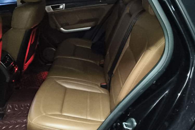 Used Haval H8 2015 2.0T Four-Wheel Drive Comfort Version Left Rear Seat