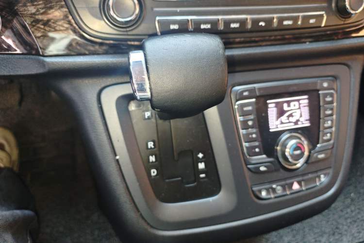 Used SAIC MAXUS G10 2016 2.0T Automatic Luxury Executive Edition