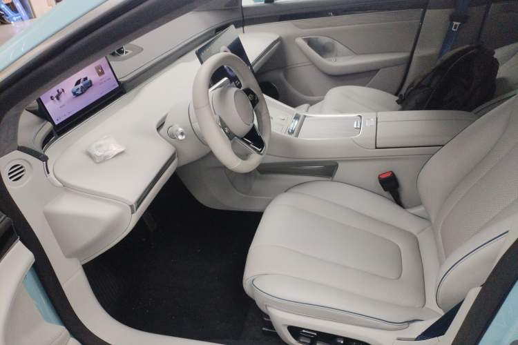 Used Hima Luxeed S7 2025 785 km Ultra
