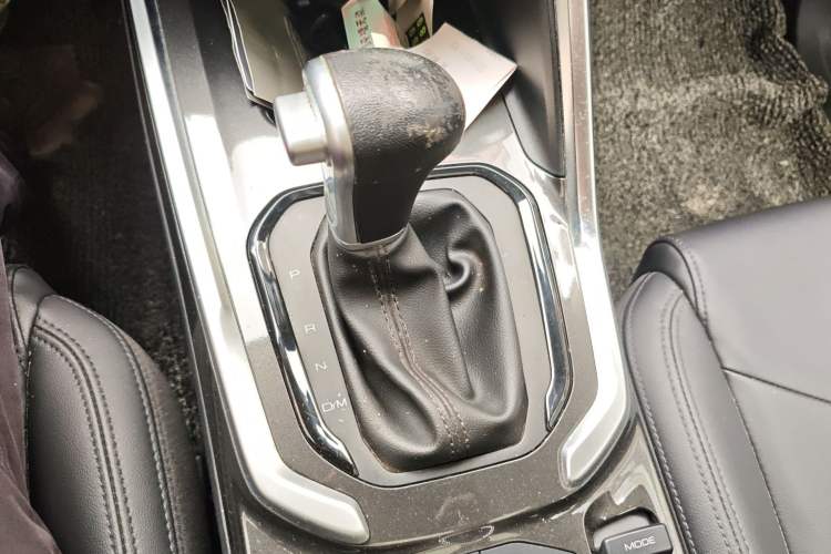 Used Haval H6 2017 Red-Label 1.5T Automatic Two-Wheel Drive Smart Edition Gear Lever