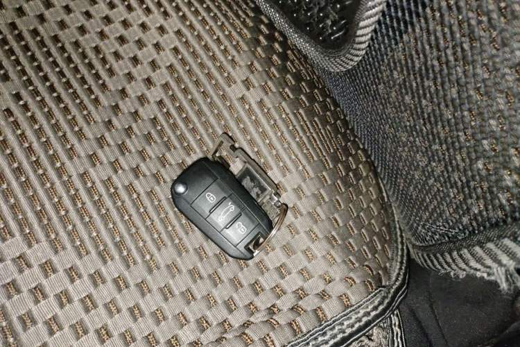 Used Peugeot 2008 2014 1.6L Manual Fashion Edition Vehicle Key