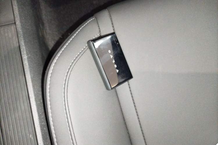 Used Volvo EX30 2025 Rear-Drive Long-Range Version Ultra