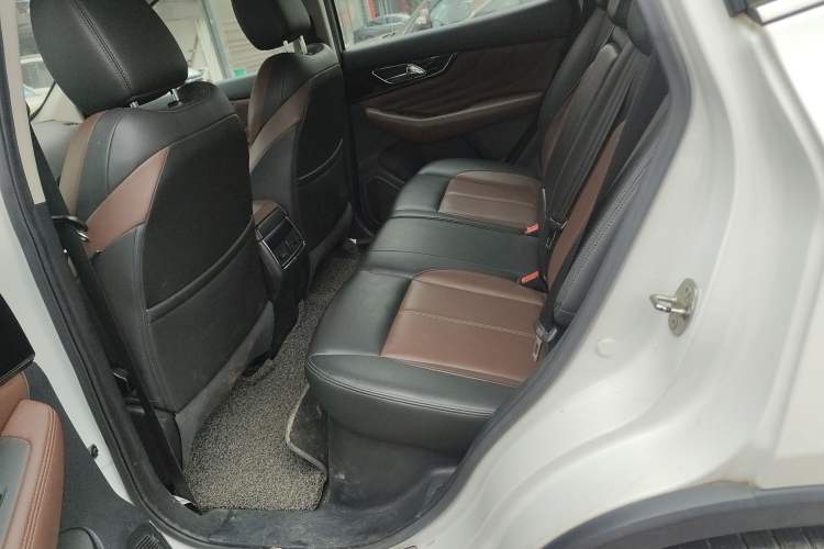 Used Dongfeng Aeolus AX7 2018 Classic 1.6T Automatic Luxury Model Left Rear Seat