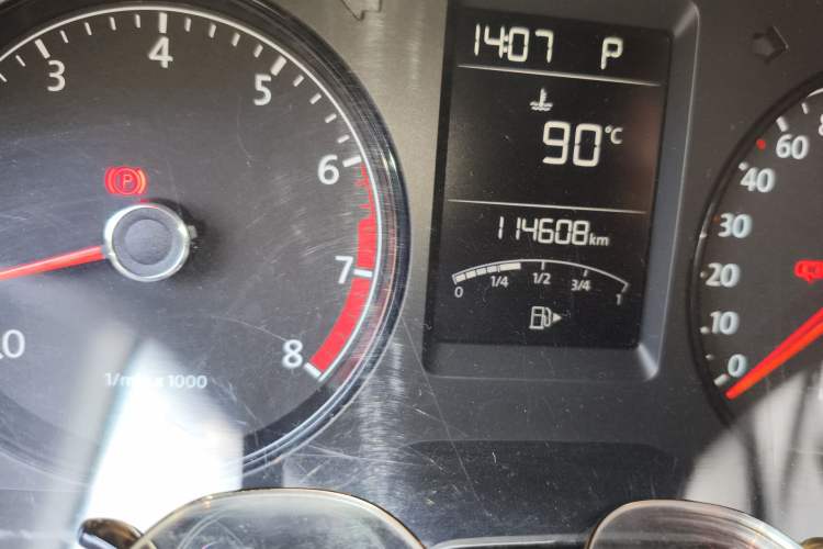 Used Volkswagen Gran Lavida 2013 1.6L Automatic Fashion Model Odometer Close Up