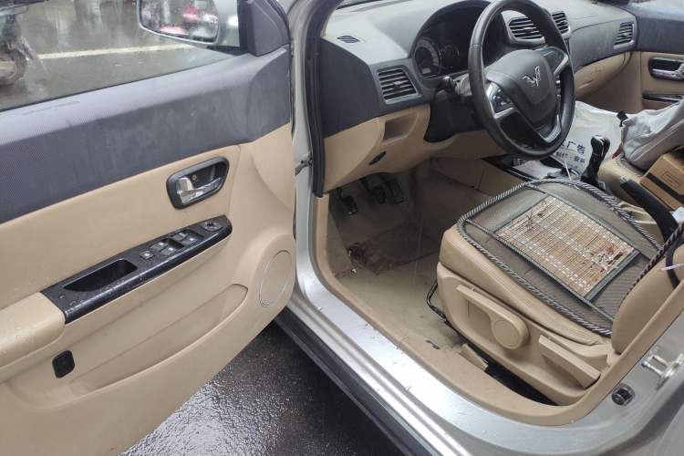 Used Wuling Hongguang 2014 1.5L S Comfort Model