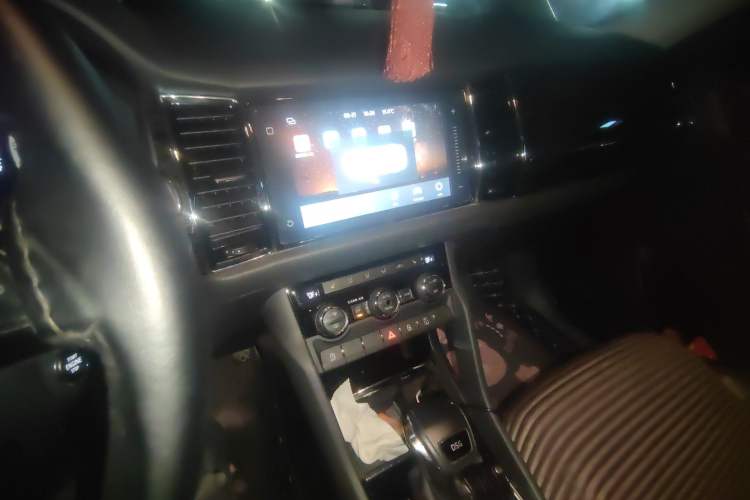 Used Skoda Kodiaq 2018 Facelifted TSI330 5-Seater Two-Wheel-Drive Luxury Enjoyment Edition
