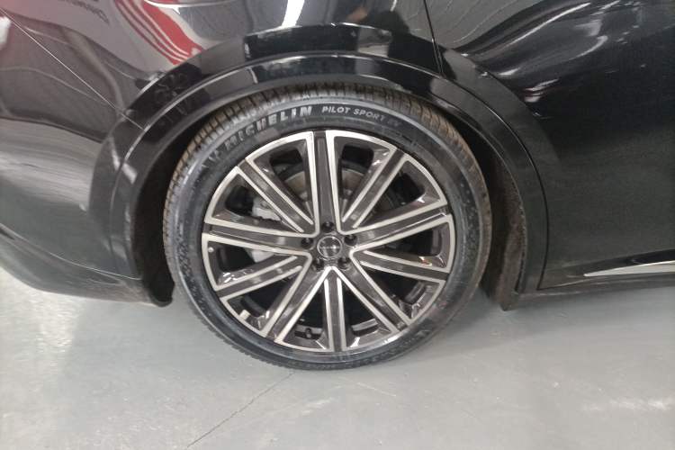 Used Hima Luxeed R7 2025 Range-Extended Version 360 km Max
