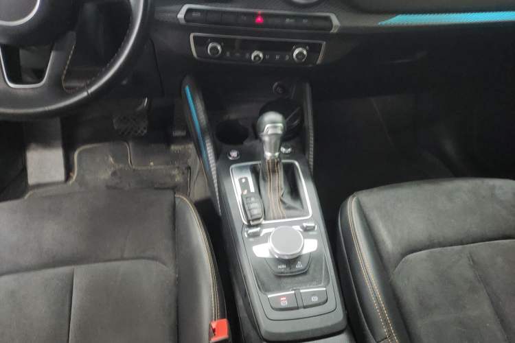 Used Audi Q2L e-tron 2022 Q2L e-tron Pure Electric Smart Enjoyment Model
