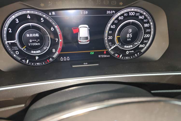 Used Volkswagen Tiguan 2018 330TSI All-Wheel-Drive Innovation Model Odometer Close Up