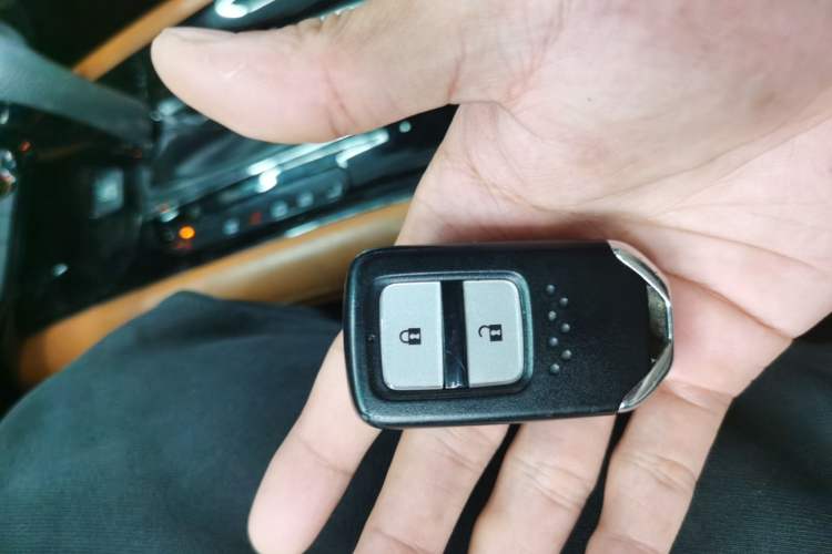 Used Honda Vezel 2016 1.8L CVT Front-Wheel Drive Pioneer Edition