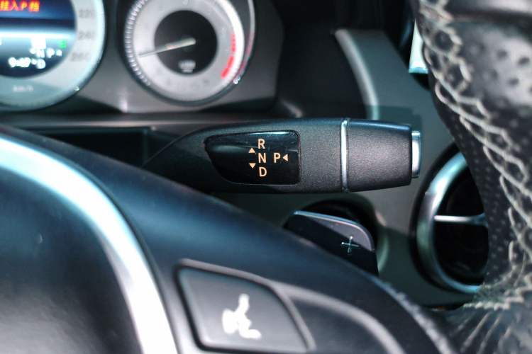 Used Mercedes-Benz GLK-Class 2013 Facelift GLK 300 4MATIC Fashion Edition
