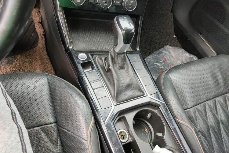 Used Volkswagen Passat 2019 330TSI Luxury Edition China VI Standard
