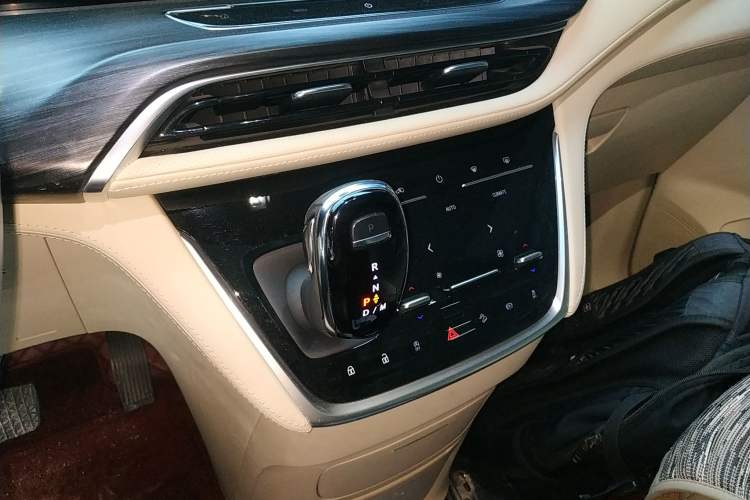 Used Buick GL8 2022 ES Land Cruiser 653T Luxury Model