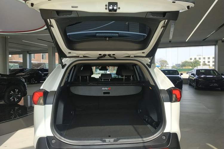 Used Toyota RAV4 2022 2.0L CVT Two-Wheel Drive Fashion Plus Edition
