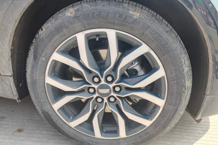 Used Cadillac XT5 2024 2.0T All-Wheel-Drive Luxury Version (Hummingbird Edition) Right Front Wheel Hub