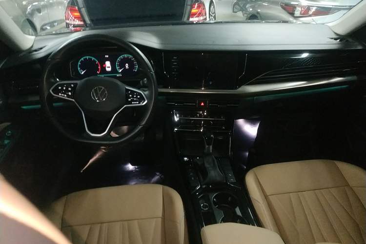 Used Volkswagen Passat 2022 330TSI Starry Luxury Edition
