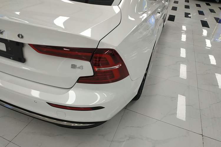 Used Volvo S60 2025 B4 Zhiyuan Luxury Edition
