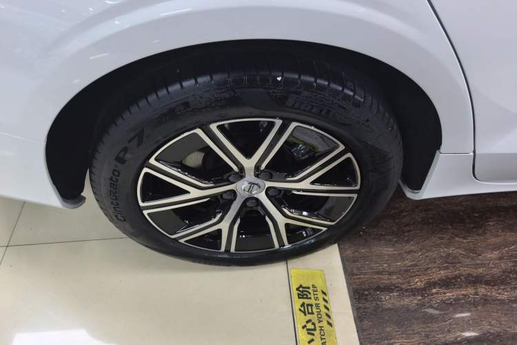 Used Volvo S60 2026 Model B4 Zhiyi Luxury Edition