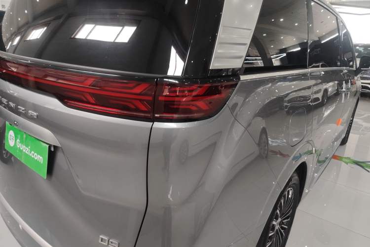 Used Denza D9 2022 DM-i 1040 Prestige Model