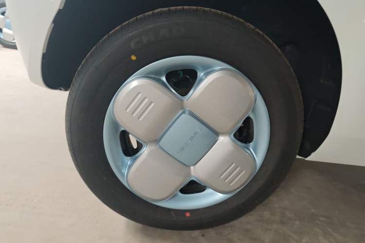 Used Geely Galaxy Panda 2024 Panda Mini 200km Endurance Bear Right Rear Wheel Hub