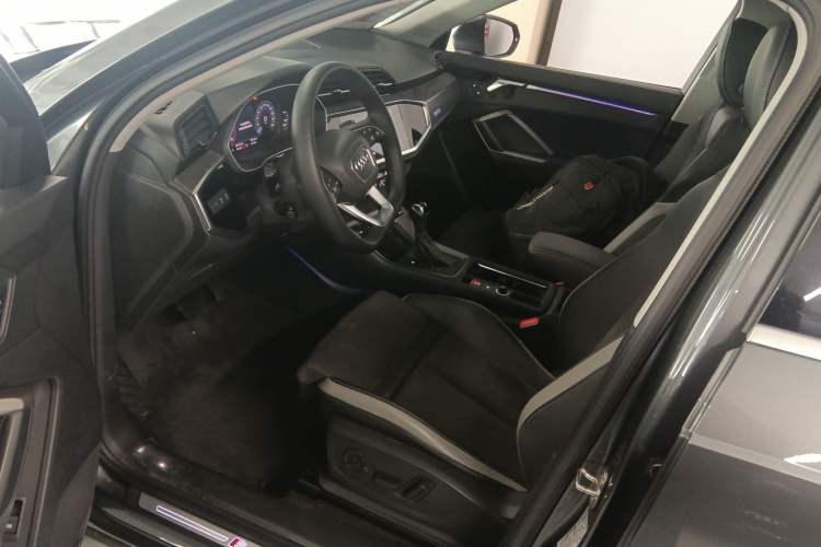 Used Audi Q3 2019 40 TFSI Fashion Dynamic Model
