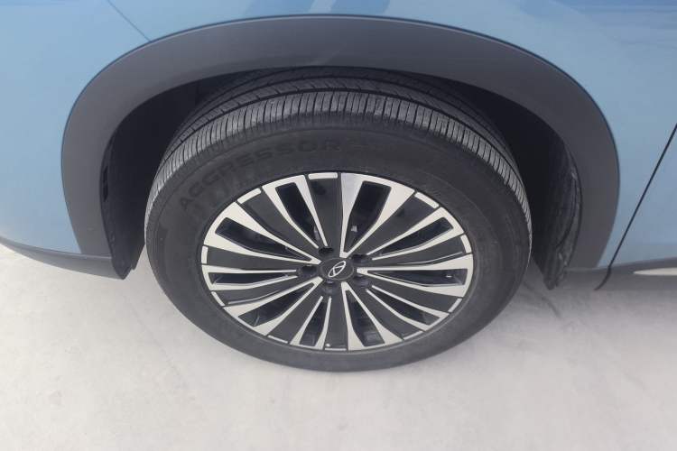 Used Chery Tiggo 8 PLUS C-DM 2025 1.5T 116 km Prestige Version 5 Seats
